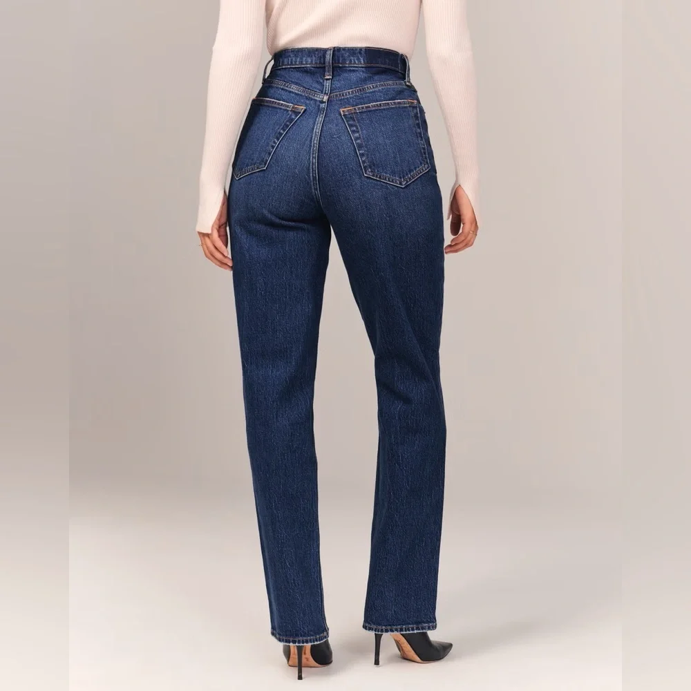 Abercrombie & Fitch Curve Love Ultra High Rise 90s Straight Jean - Picture 4 of 10